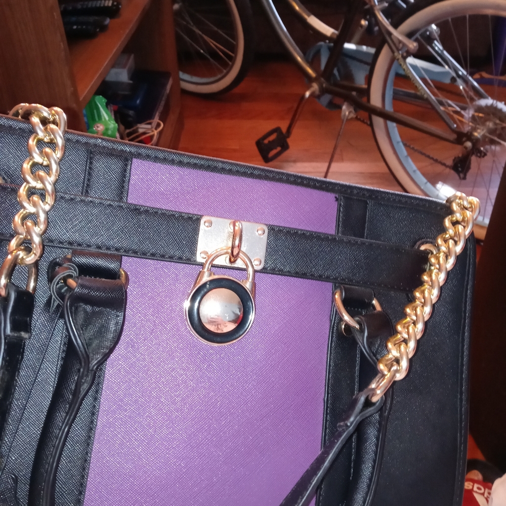 Purse - Picture 2 of 4